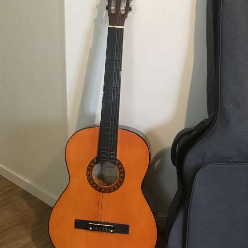 平民品牌古典吉他