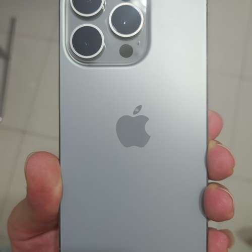 0瑕疵iPhone15 pro原色鈦金屬128g