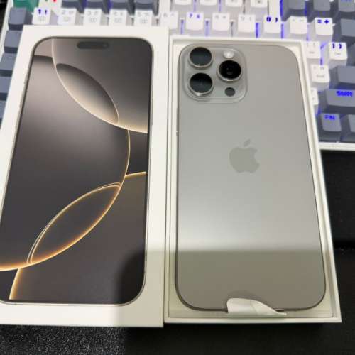 iPhone 16 Pro Max 256gb 原色鈦金屬 行貨保養到26年2月28日 100%電
