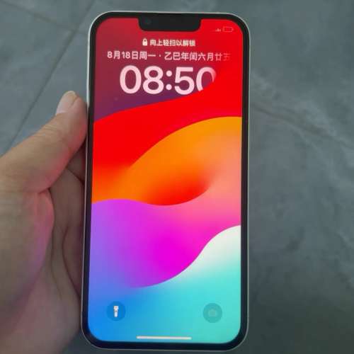 Apple iPhone 13 512G， 6.1寸大螢幕，電池效能80 ％，功能全部正常運作，已貼貴價...