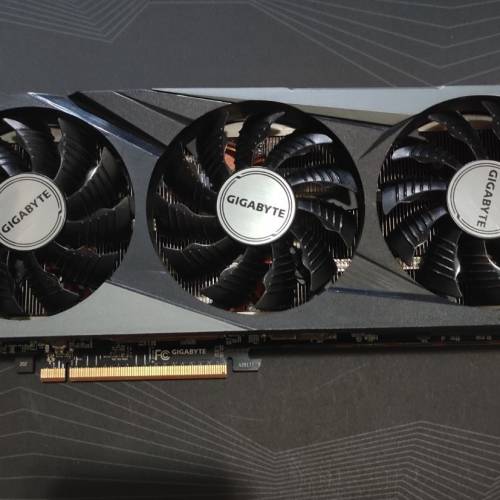Gigabyte RX 6900 XT Ganing OC 16GB # 3090