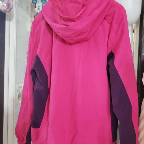 FREE SPORT  4XL womens wind iacket 全新 屯門良景邨取。