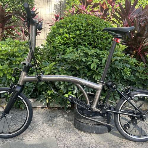 特價 2025 最新鎢鋼灰色 ACEOFFIX C5 全原裝5速黑色碳前叉鋁合金折叠車 送前後蛙燈叮...