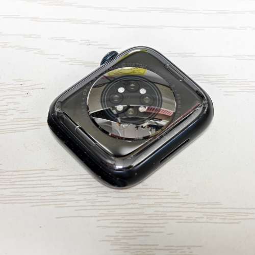apple watch series 9 45mm GPS 黑色，機身較花，全正常，錶+叉電器 荃灣交收，$1580