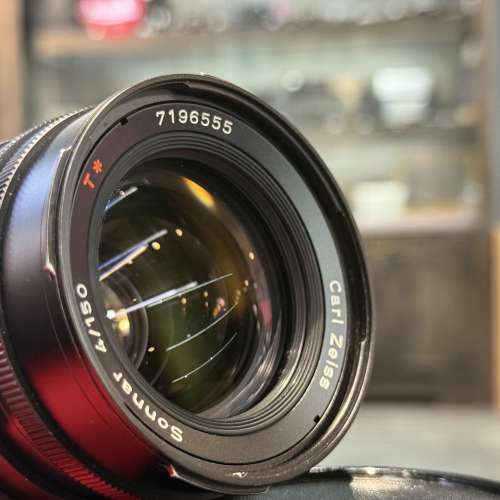 Hasselblad Carl Zeiss Sonnar 150mm F4 CF T* Lens with hood