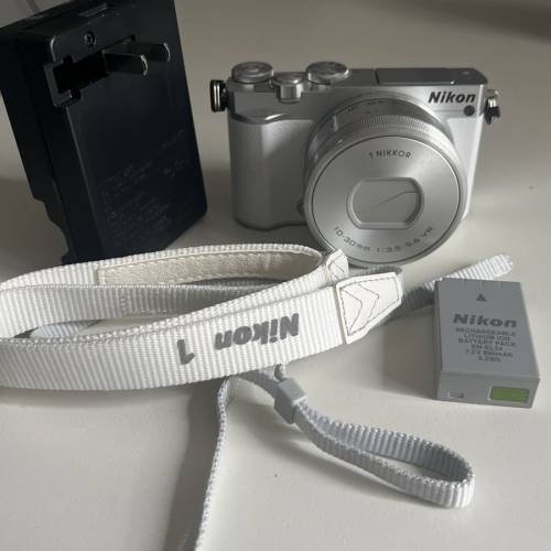 Nikon 1 j5