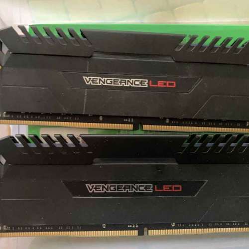 Corsair Vengeance LED DDR4 32GB 記憶體