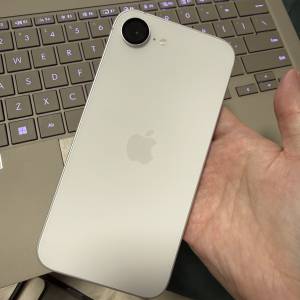 99%New iphone16e 白色