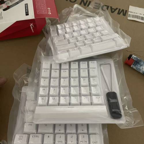 HyperX極度未知PBT鍵帽雙色透光鍵帽