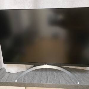 LG 27UP650-W (27 吋 UltraFine 4K 超高清顯示器，配備 VESA DisplayHDR 400)
