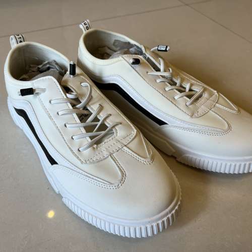 白色休閒鞋 - White Sneaker