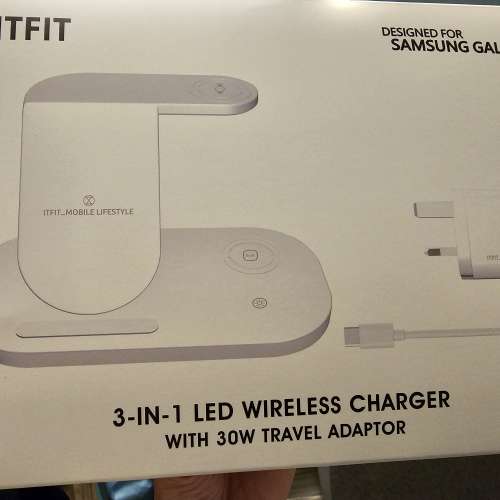Samsung cordless charger. 無線座枱充電組合