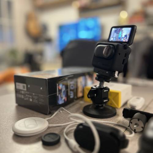 Insta360 GO 3S 黑色128gb 行貨 有盒一套 保養去到26年3月23日 連閃傳伴侶及淘寶配件