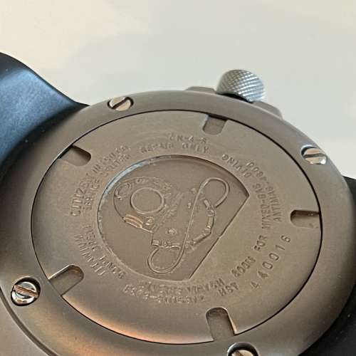 CITIZEN Professional Diver's 300m Titanium BJ8041-09E 鈦煙灰缸