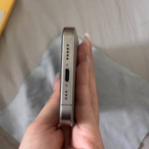 iPhone 15 pro 128 gb titanium (88%電量)