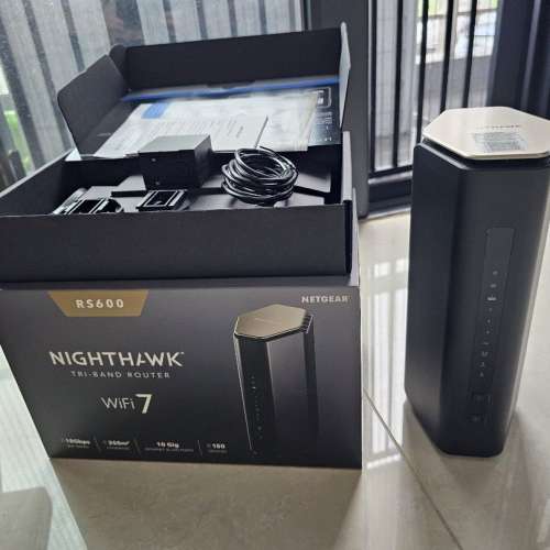 Netgear Nighthawk RS600 WiFi 7 三頻路由器