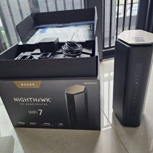 Netgear Nighthawk RS600 WiFi 7 三頻路由器