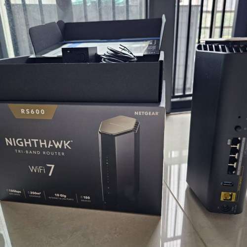 Netgear Nighthawk RS600 WiFi 7 三頻路由器
