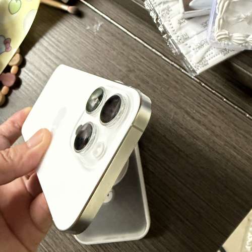 iPhone 16pro 512gb,港行白色鈦金屬，完美冇花，電池健康度91，跟機殼同原廠快充線！