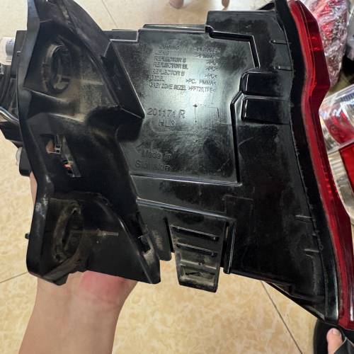 奥迪a4l二手尾灯原厂正品拆车尾灯