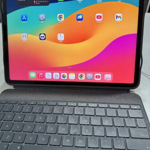 Apple iPad Pro M1 256GB 5G版 black 連 Logitech 鍵盤