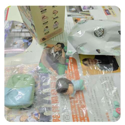 Lokman sleeping mirror 公仔