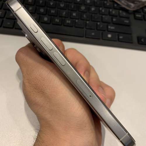 [極新] iPhone 16 Pro 256GB White Titanium, 接近0使用痕跡, 有盒