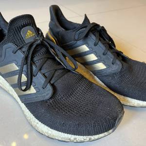 Adidas Ultraboost 20 黑色金邊跑鞋 (Black x Gold) [Limited Edition]