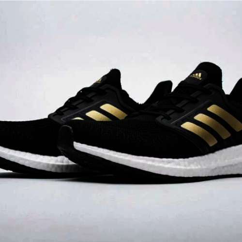 Adidas Ultraboost 20 黑色金邊跑鞋 (Black x Gold) [Limited Edition]