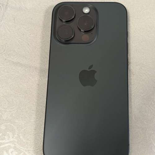 iPhone 15 pro 256 GB 有保養