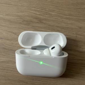 Apple Airpods pro 2 charging case+ 右耳一隻