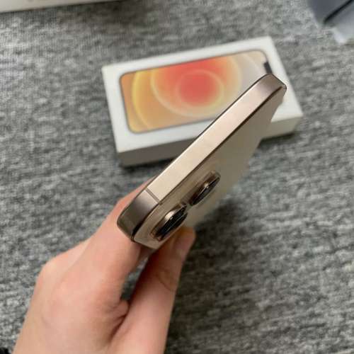 Iphone16 pro max  256G 金色港行，電池健康100%，保修到2025.10.6。