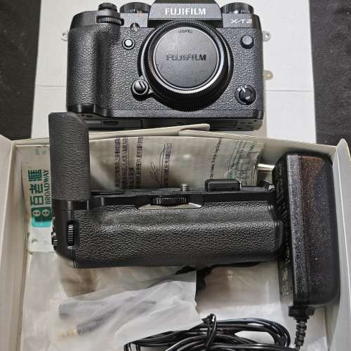 Fujifilm XT2 X-T2  + VG-XT2 機身冇盒冇單冇證 跟2電一充連肩帶 98%以上新 功能全正...