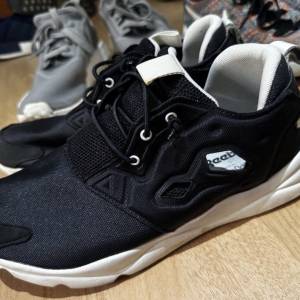 Reebok Furylite Black / White 黑白 波鞋 EU 42 US 10.5 UK 9