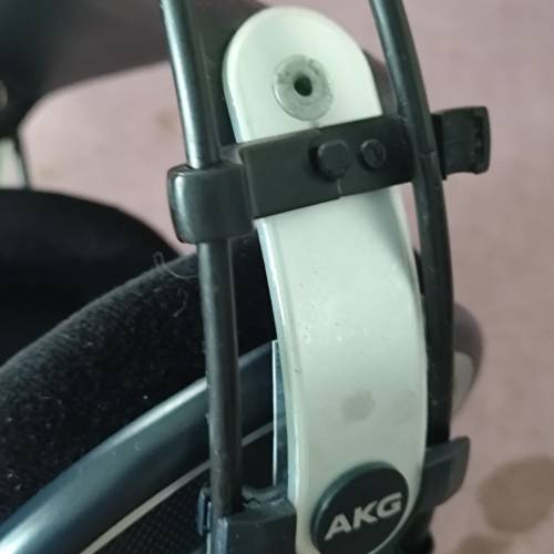 AKG K702 耳機