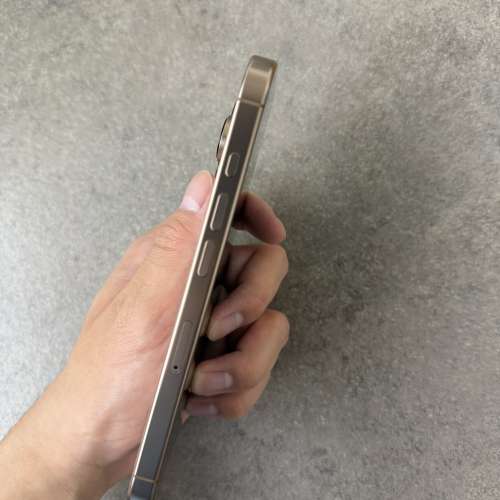 Apple iPhone 16 Pro 沙漠金色 256gb