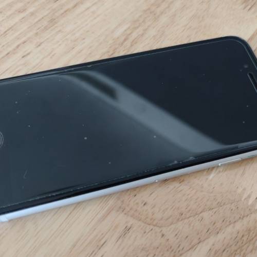 IPhone SE (第二代）128 GB 電池健康狀 94%
