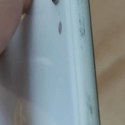 IPhone SE (第二代）128 GB 電池健康狀 94%