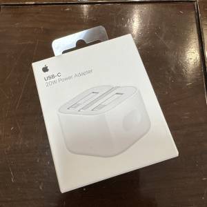 Apple USB-C r20W adapter