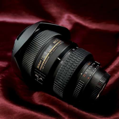 Nikon AF-S Zoom-NIKKOR 17-35mm f/2.8D IF-ED lens