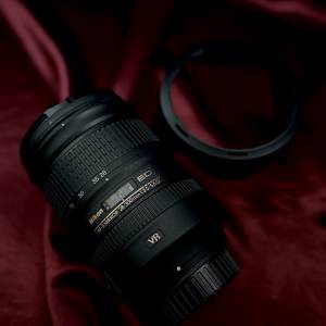 Nikon AF-S NIKKOR 28-300mm f/3.5-5.6G ED VR lens