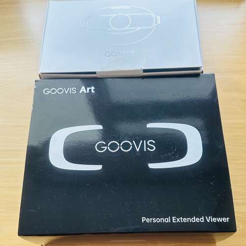 GOOVIS Art 個人擴展觀影器，包裝完整。產品外觀設計簡潔，內含觀影器主體及配件。...