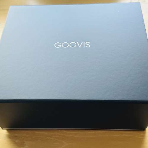 GOOVIS Art 個人擴展觀影器，包裝完整。產品外觀設計簡潔，內含觀影器主體及配件。...