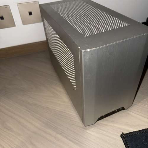 Intel mini ITX 電腦