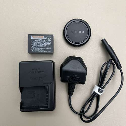 Fujifilm X-T20 w/ XC15-45m