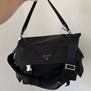 全新PRADA Explore messager Bag