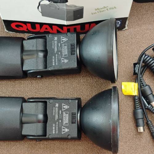 Q flash trio quantum Nikon TTL 有兩支