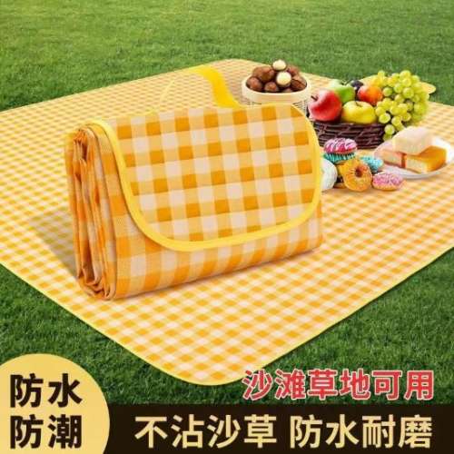 全新 黃色 野餐墊 Picnic Mat   可摺叠收藏 方便攜帶