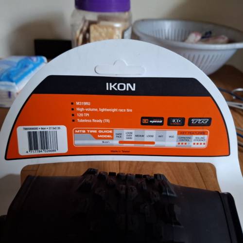 全新MAXXIS IKON 27.5 x 2.35
3C EXO TR 黑色 ( 兩條 ）