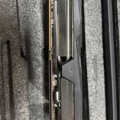 Asus ROG GTX 1080Ti 有盒